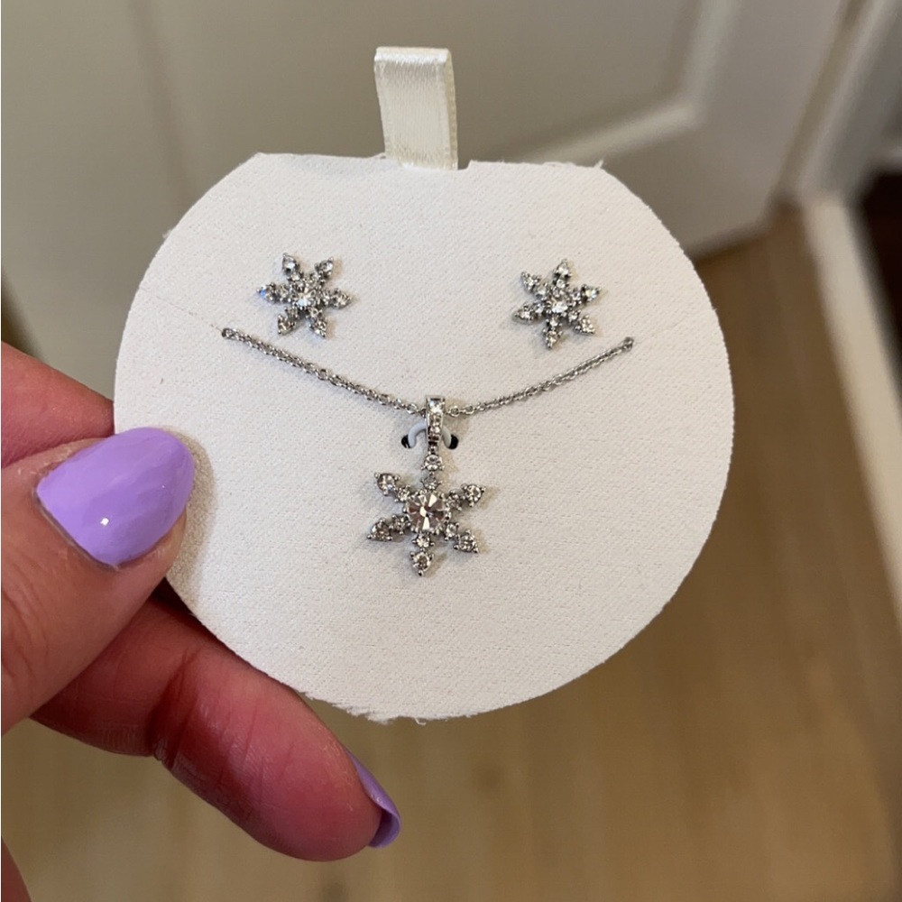 Sterling silver snowflake necklace and earrings set